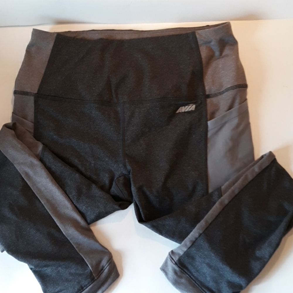 Avia small workout yoga pants pockets